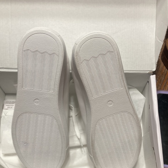 Feversole Featured PU Leather Colorful Lace-Up Sneaker Size 8 - Picture 6 of 8